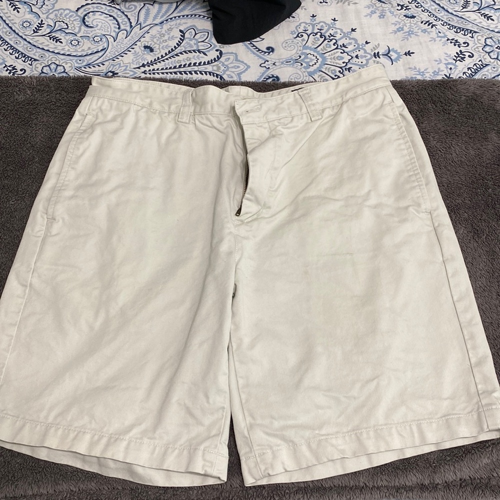 Vineyard vine shorts